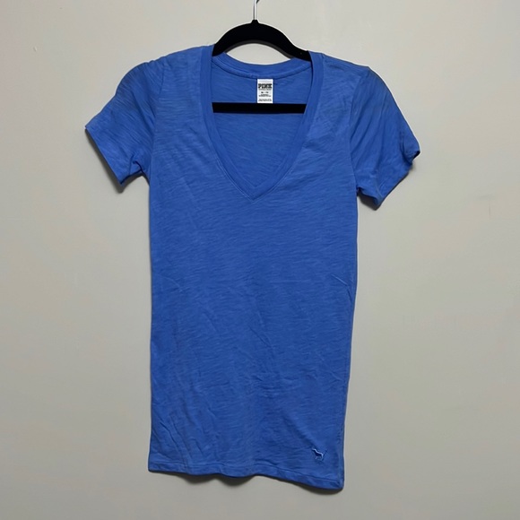 ❤️ VS Pink Light Blue V-Neck - Picture 1 of 6